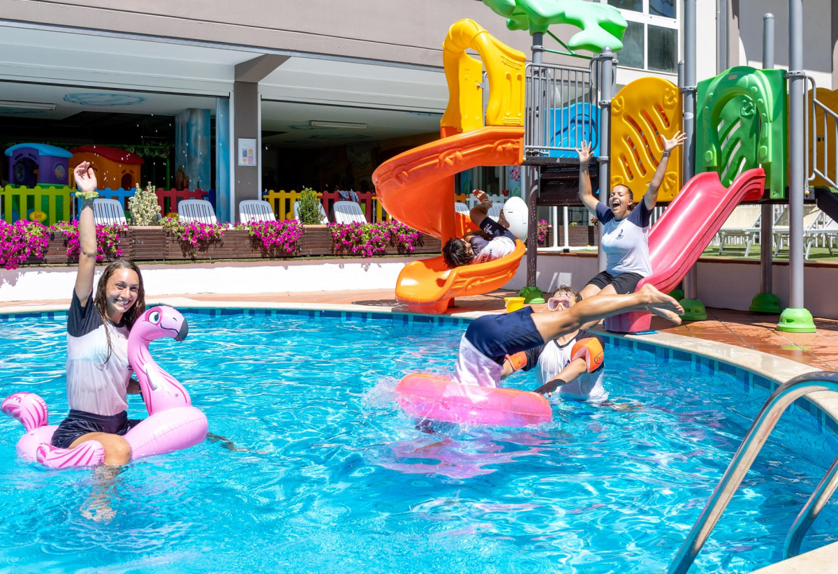 media.Slide-Piscina2-CFH-MichelangeloMilanoMarittima