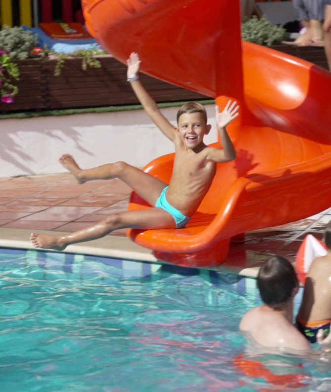 media.Gallery-Piscina-2-CFH-MichelangeloMilano-Marittima-